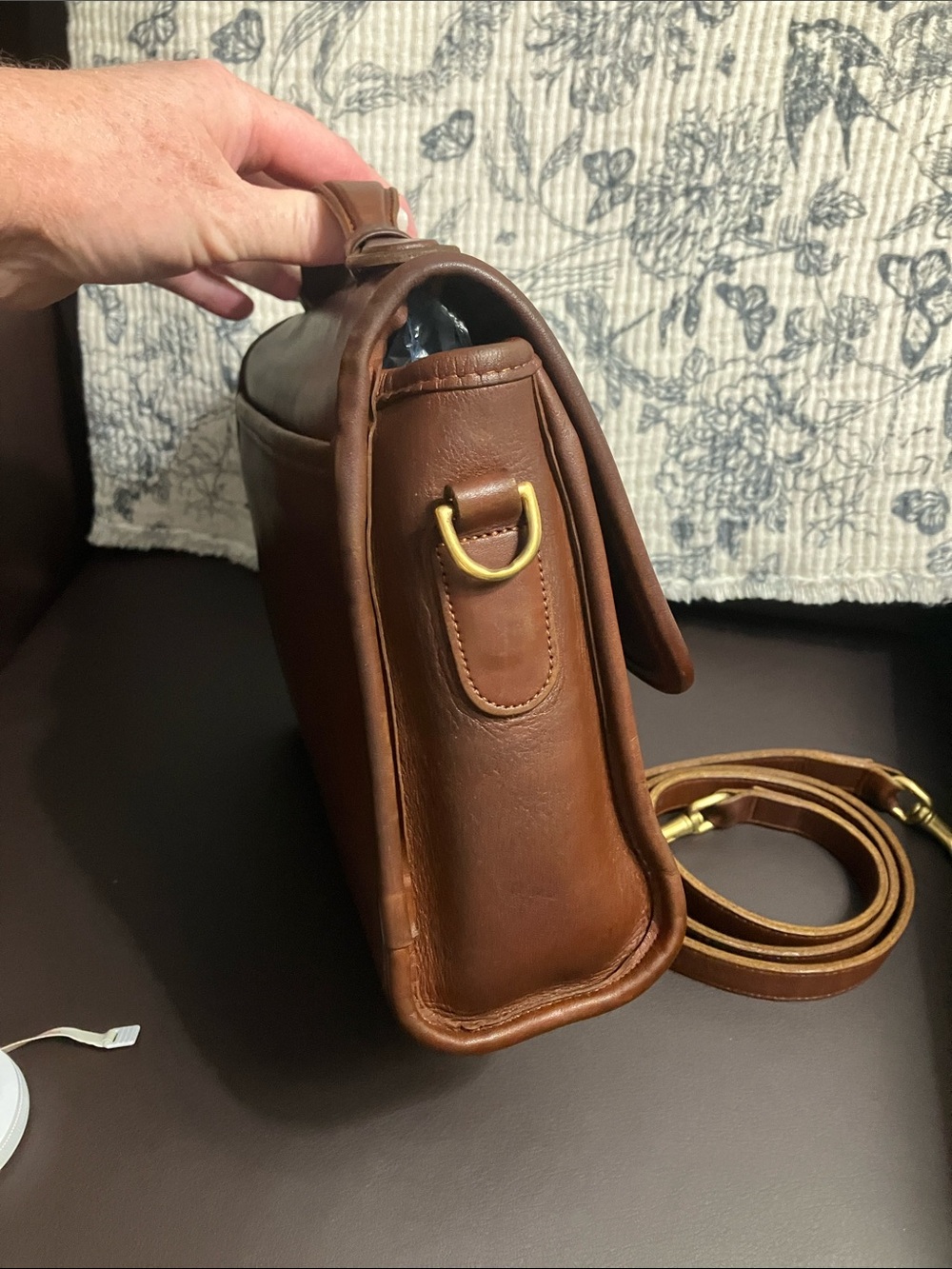 Coach Vintage Court Crossbody Bordeaux/brown. - Picture 5 of 13